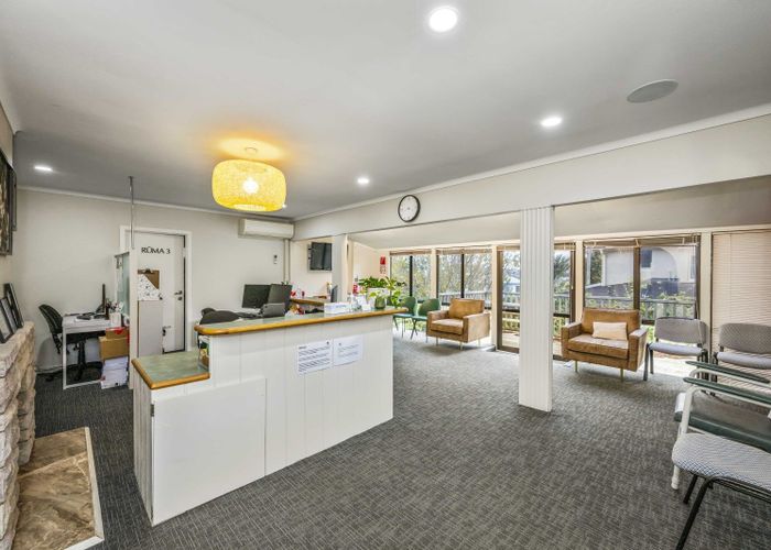  at 2 Blackett Crescent, Meadowbank, Auckland City, Auckland