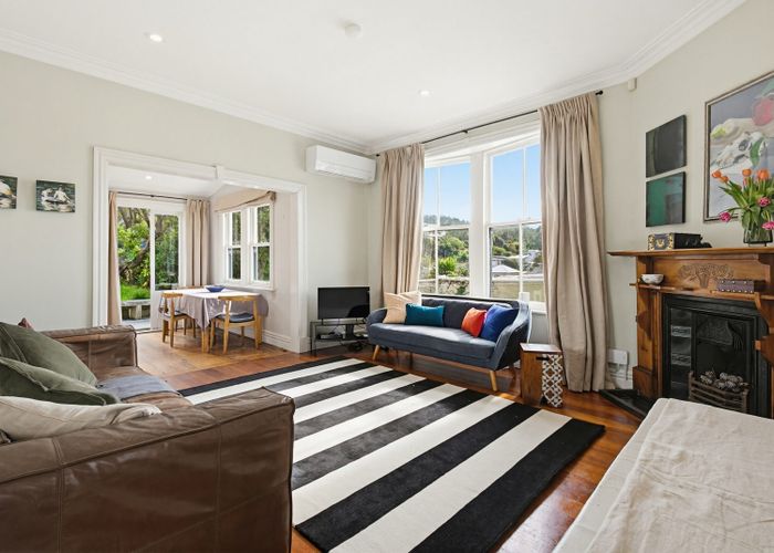  at 32 Eden Street, Island Bay, Wellington