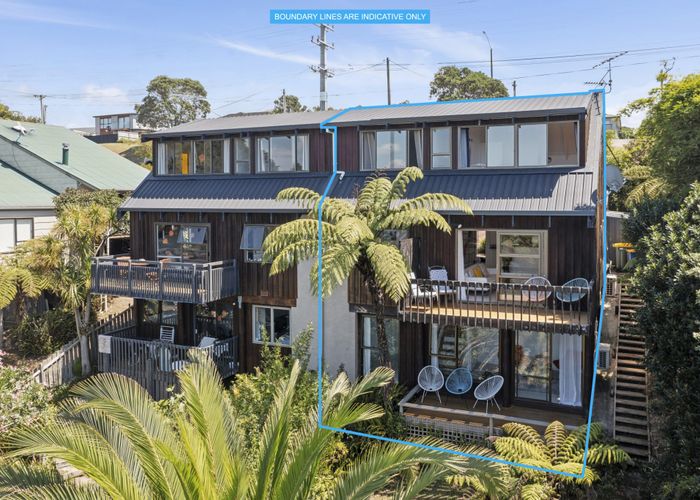  at 1/813 East Coast Road, Northcross, Auckland