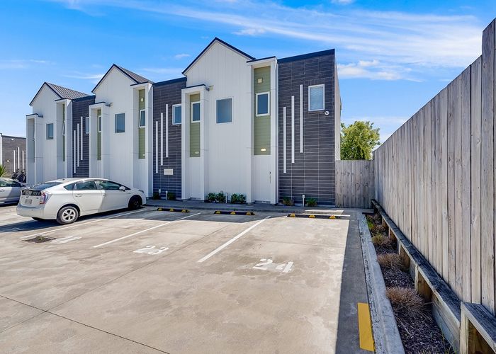  at 24/10 Burrows Place, Frankton, Hamilton, Waikato