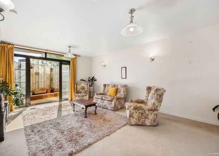  at 46 Saintly Lane, Avondale, Auckland