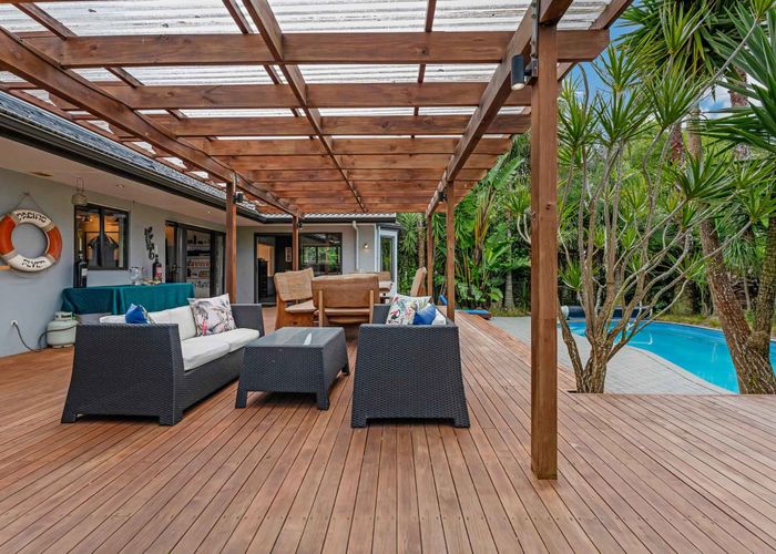  at 1093 Glenbrook Road, Waiuku