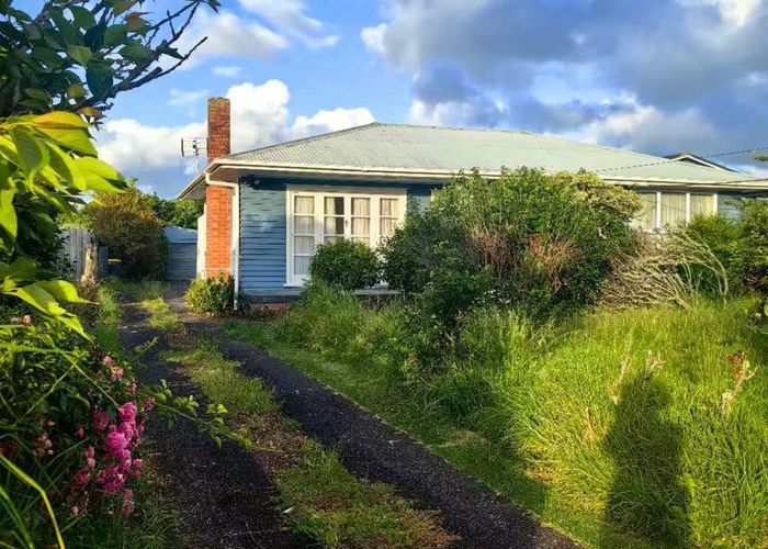  at 7 Abbotleigh Avenue, Te Atatu Peninsula, Auckland