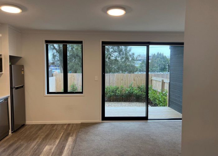  at 4/90 Swaffield Road, Papatoetoe, Auckland