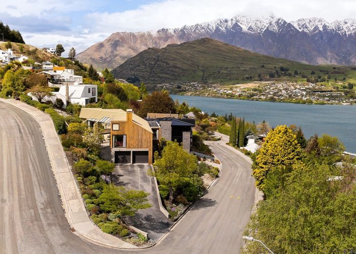  at 9 Wakatipu Heights, Town Centre, Queenstown-Lakes, Otago