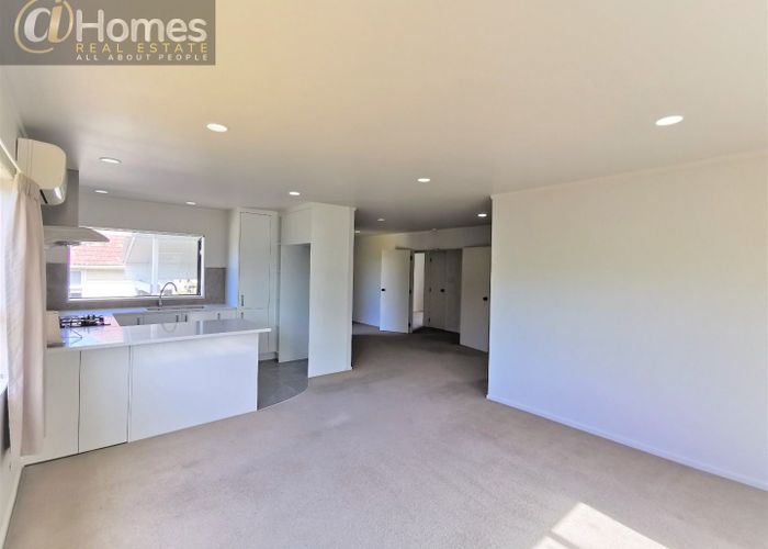  at 83 Greenslade cresent, Northcote, North Shore City, Auckland