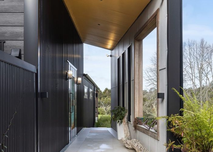  at 581 West Coast Road, Oratia, Waitakere City, Auckland