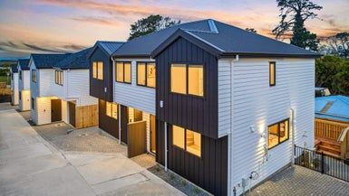  at 8A Ayrton Street, Te Atatu South, Auckland