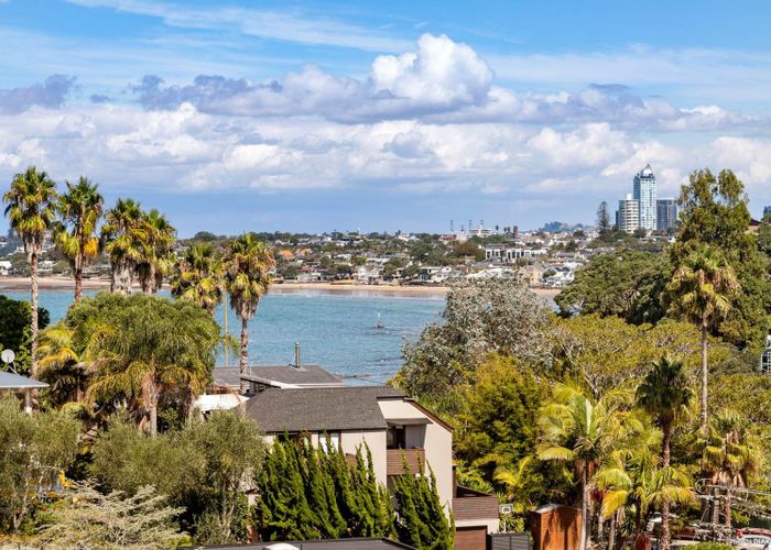  at 1/111 Beach Road, Castor Bay, North Shore City, Auckland