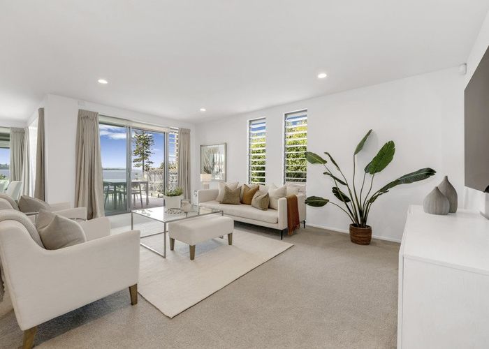  at 3/42 Bramley Drive, Farm Cove, Manukau City, Auckland