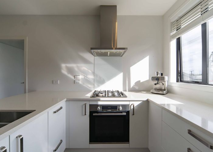  at 2/81 Storey Avenue, Forest Lake, Hamilton, Waikato