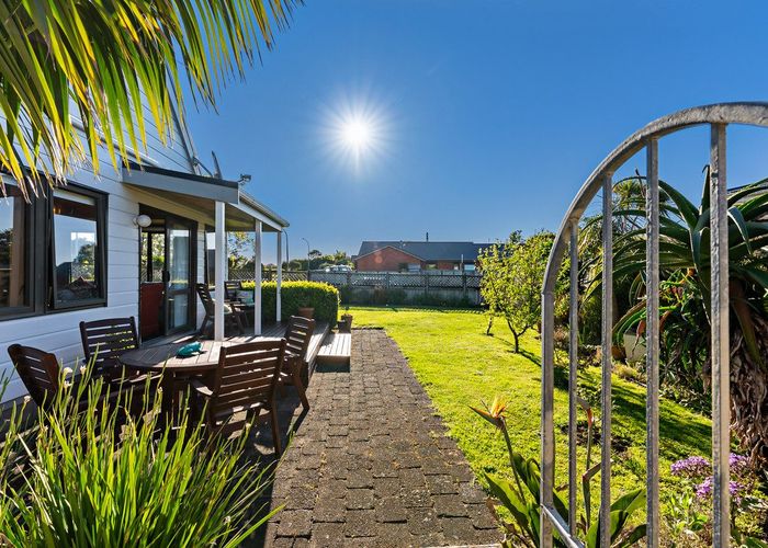  at 5 Kaitake Place, Oakura, New Plymouth, Taranaki