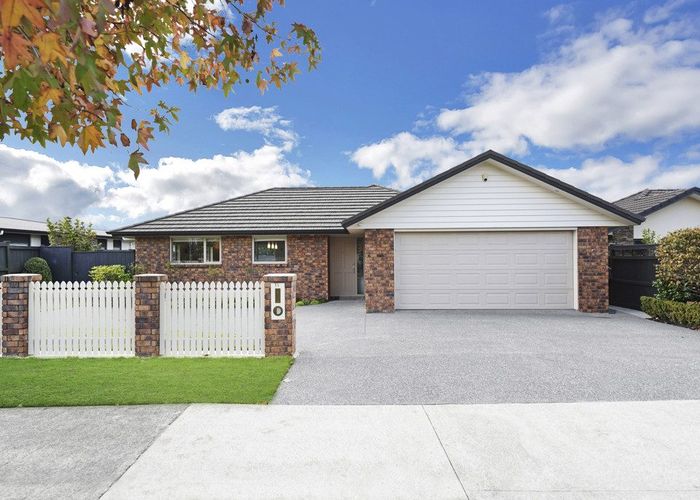  at 11 Murray Becroft Avenue, Henderson Valley, Auckland