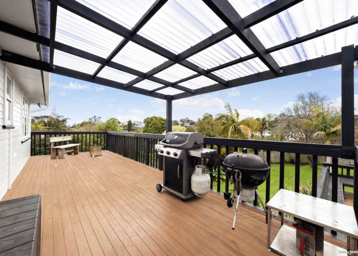  at 22 Avonleigh Road, Green Bay, Waitakere City, Auckland