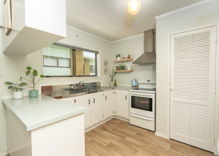  at 8B CARR ST, Kamo, WHANGAREI
