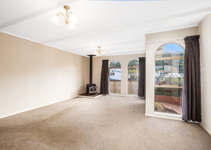  at 19 Discovery Drive, Whitby, Porirua