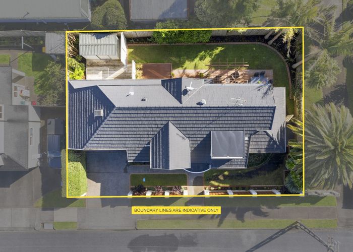  at 8A Devon Road, Bucklands Beach, Manukau City, Auckland
