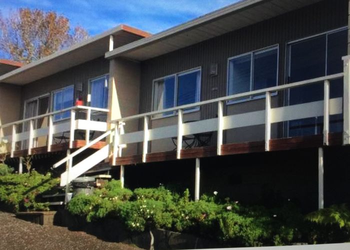  at 8/869 Beach Road, Torbay, North Shore City, Auckland