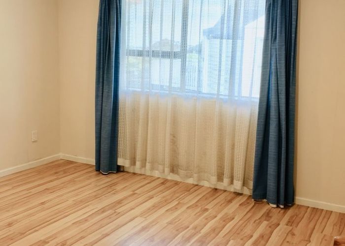  at 61a Sunset Rd, Totara Vale, North Shore City, Auckland