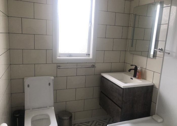  at 1 Avis Avenue, Papatoetoe, Auckland