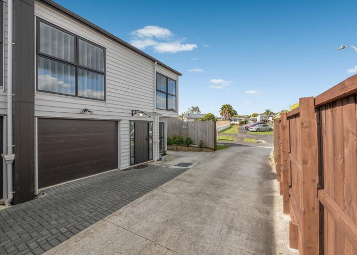  at 11A Kimdale Place, Totara Heights, Manukau City, Auckland