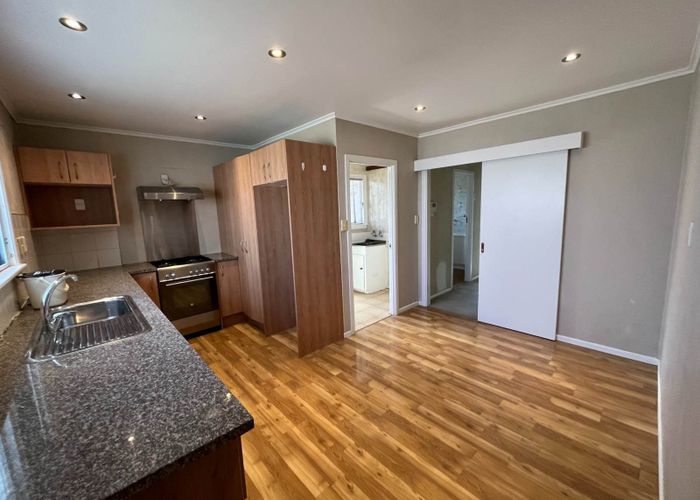 at 5 Lucas Place, Weymouth, Manukau City, Auckland