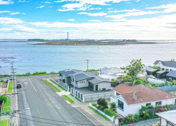  at 12 Walker Street, Bluff