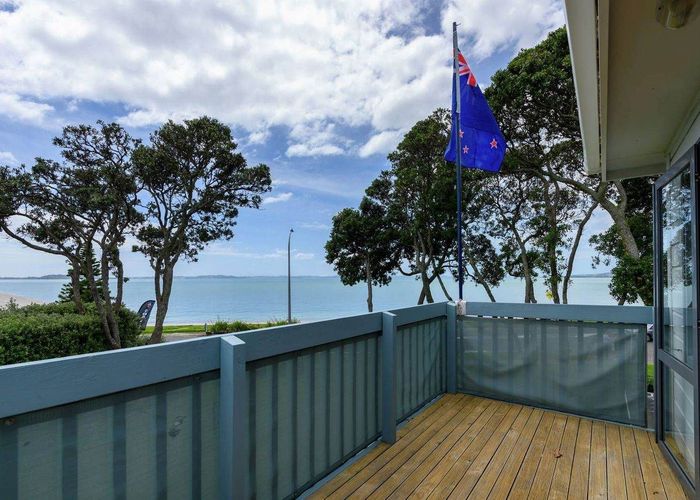  at 33 The Esplanade, Eastern Beach, Manukau City, Auckland