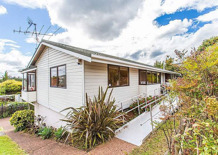  at 16 Sunnynook Road, Sunnynook, Auckland