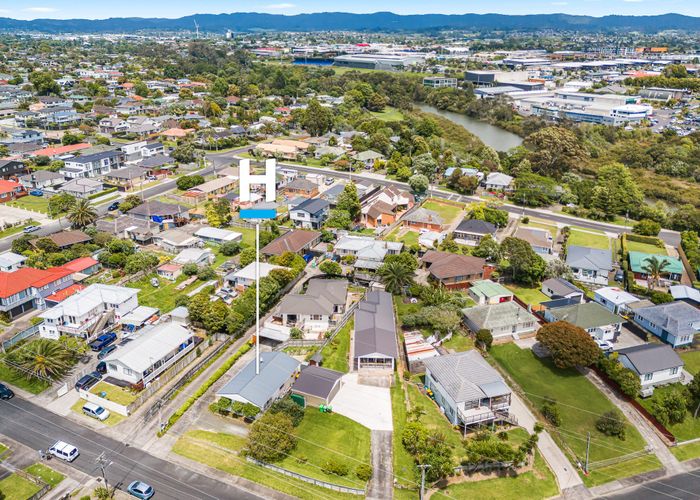  at 1/12 Marewa Street, Te Atatu South, Waitakere City, Auckland