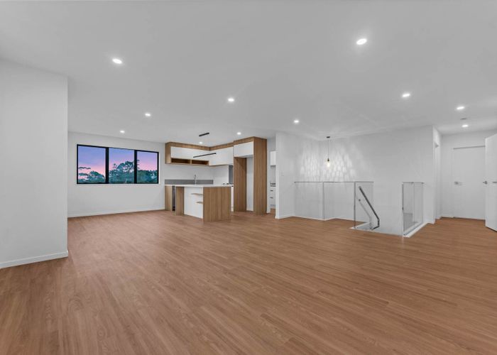  at 11 Mara Way, Sunnyvale, Waitakere City, Auckland