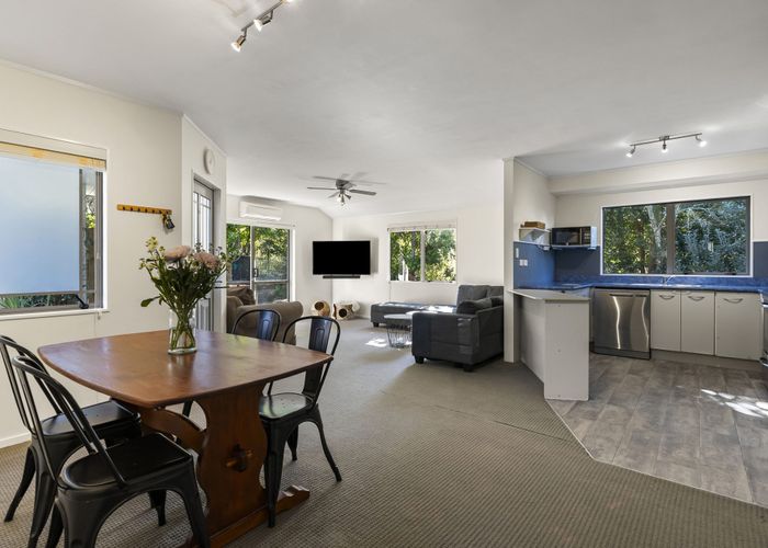  at 99 Kamara Road, Glen Eden, Waitakere City, Auckland