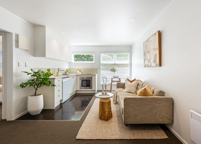  at 2/2 Westwood Terrace, Saint Marys Bay, Auckland City, Auckland