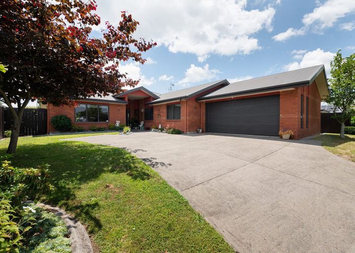  at 3 Wiltshire Drive, Huntington, Hamilton