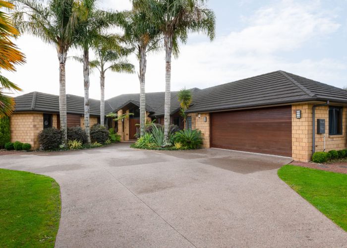 at 14 Jaemont Court, Huntington, Hamilton