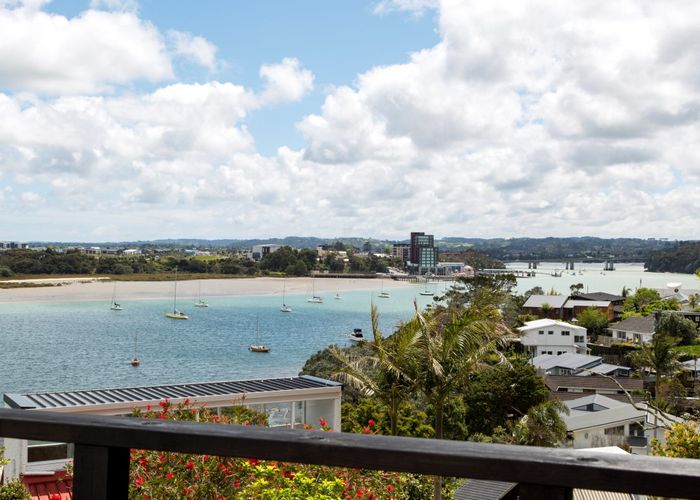  at 40 Oruamo Place, Beach Haven, Auckland
