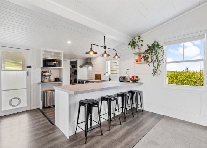  at 1347 State Highway 1, Tirau
