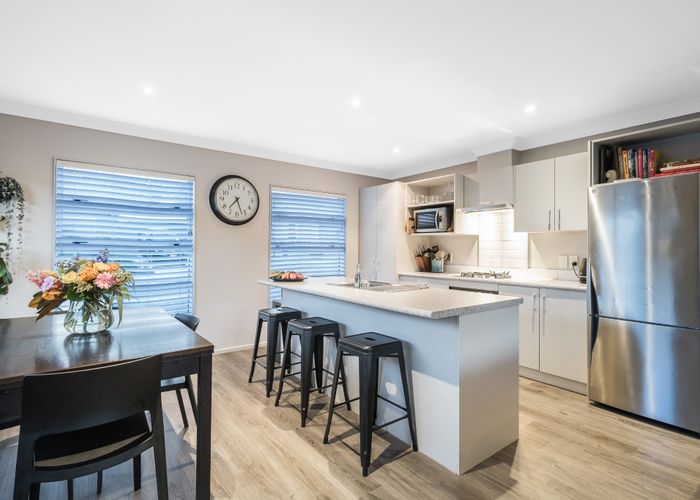  at 6 Spritsail Place, Whitby, Porirua