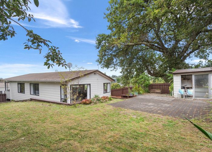  at 1/23 Stottholm Road, Titirangi, Waitakere City, Auckland