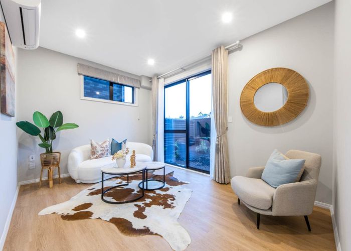  at 1 Galloway Crescent, Farm Cove, Manukau City, Auckland