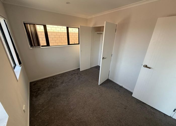  at 2/34 Tawa Crescent, Manurewa, Manukau City, Auckland