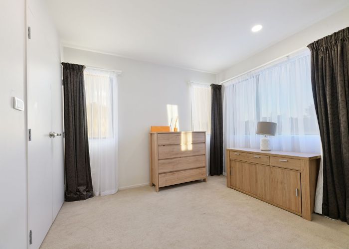  at 17D Crosby Road, West Harbour, Auckland