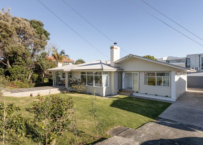  at 8 Pitau Road, Mount Maunganui, Mount Maunganui