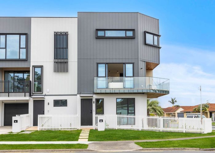  at 32 Harbour View Road, Te Atatu Peninsula, Waitakere City, Auckland