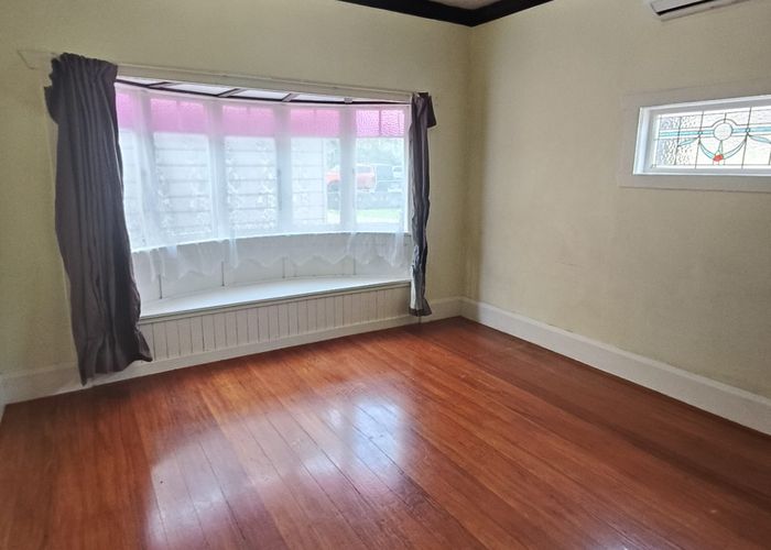  at 2/14 Panorama, Mount Wellington, Auckland City, Auckland