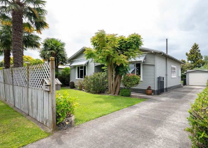  at 709 Avenue Road West, Saint Leonards, Hastings