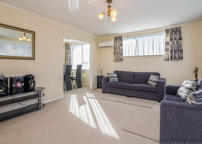  at 1/79 Hillside Drive, Maoribank, Upper Hutt