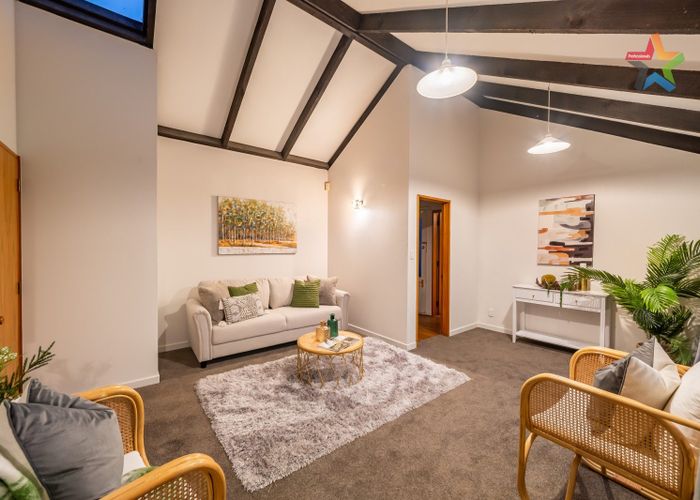  at 2/196 Dowse Drive, Maungaraki, Lower Hutt