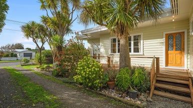  at 35 Kiharoa Street, Otaki Beach, Otaki
