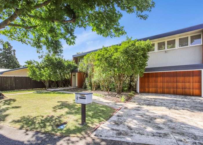  at 4 Frank Place, Hillpark, Auckland
